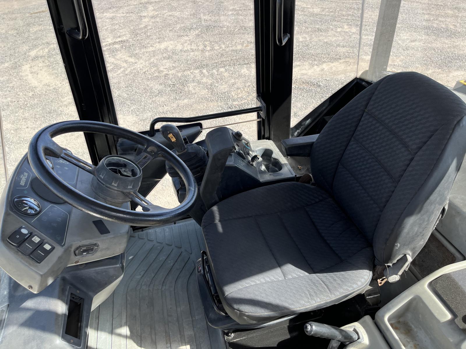 ./imagenes/INVOICE/2019/15623/CARGADOR FRONTAL CATERPILLAR 908 (3).JPG